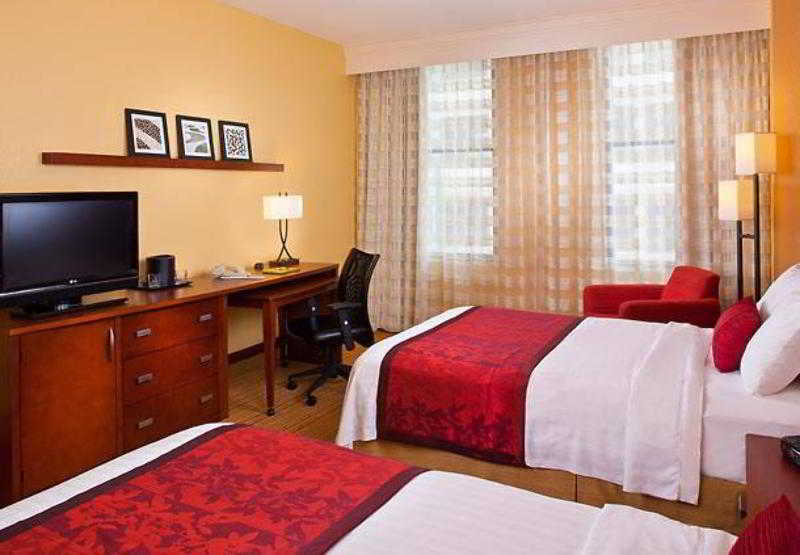 Отель Courtyard By Marriott New Orleans Downtown Near The French Quarter Экстерьер фото