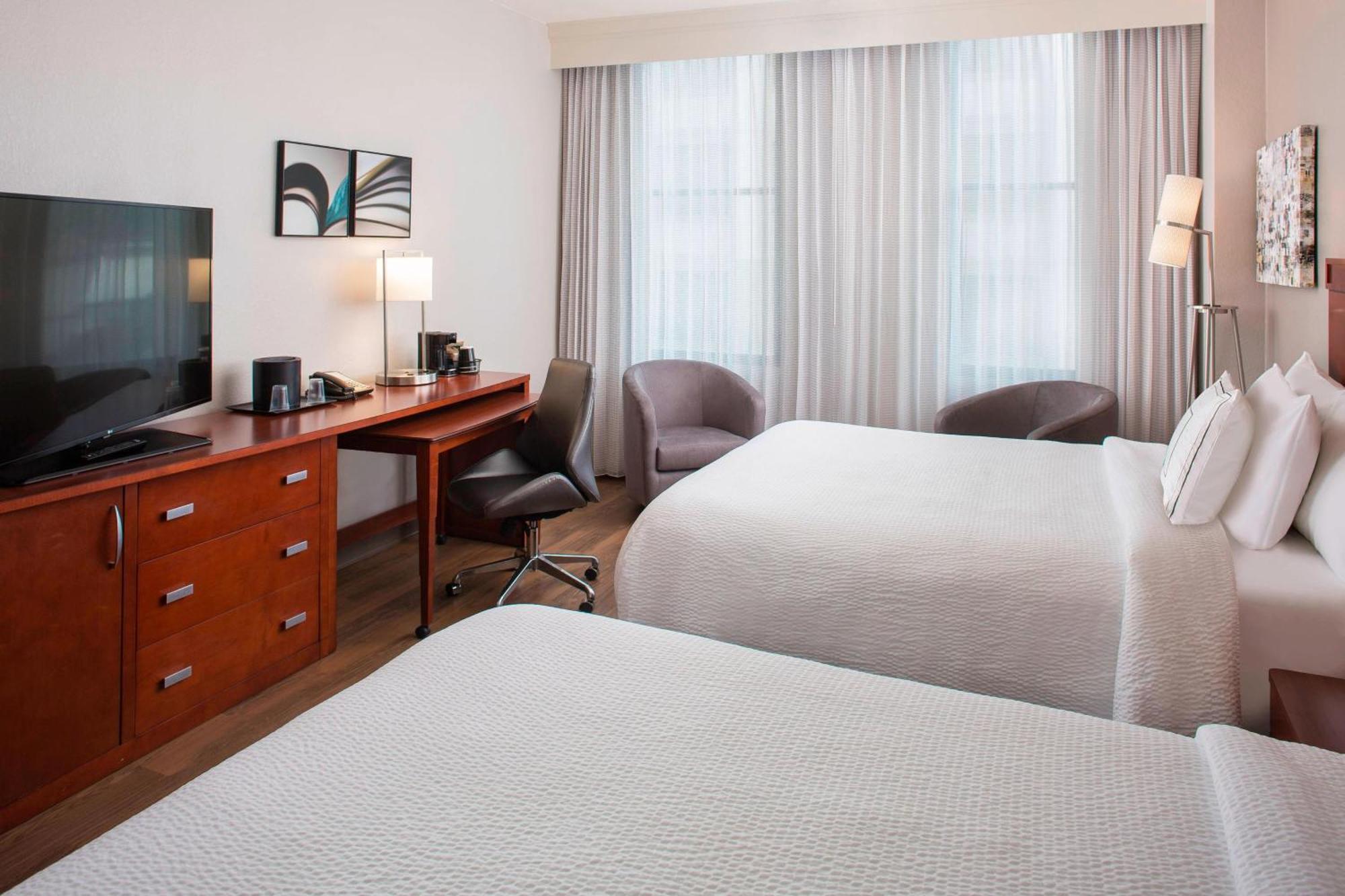 Отель Courtyard By Marriott New Orleans Downtown Near The French Quarter Экстерьер фото