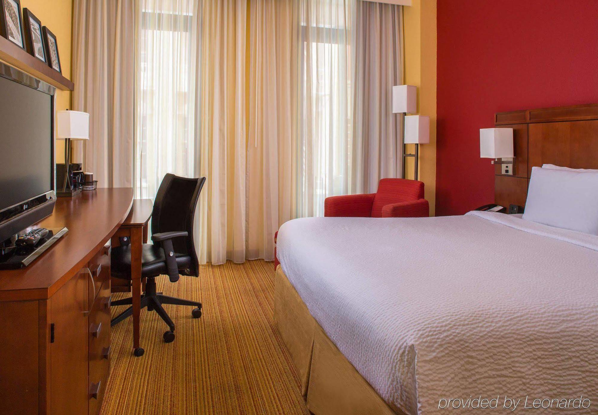 Отель Courtyard By Marriott New Orleans Downtown Near The French Quarter Экстерьер фото