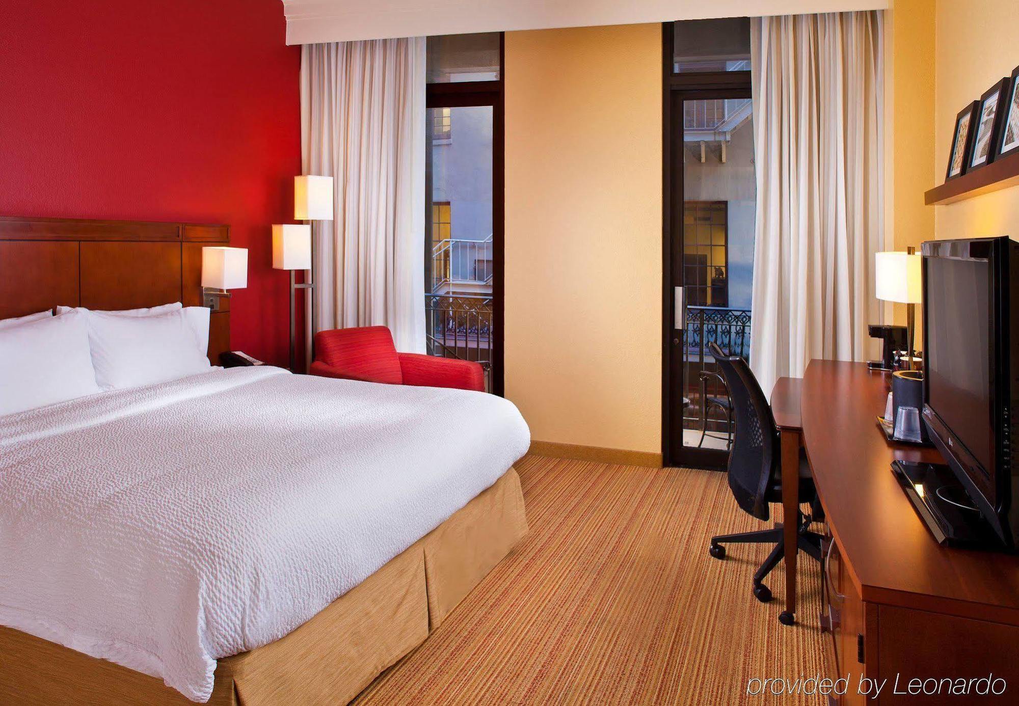Отель Courtyard By Marriott New Orleans Downtown Near The French Quarter Экстерьер фото