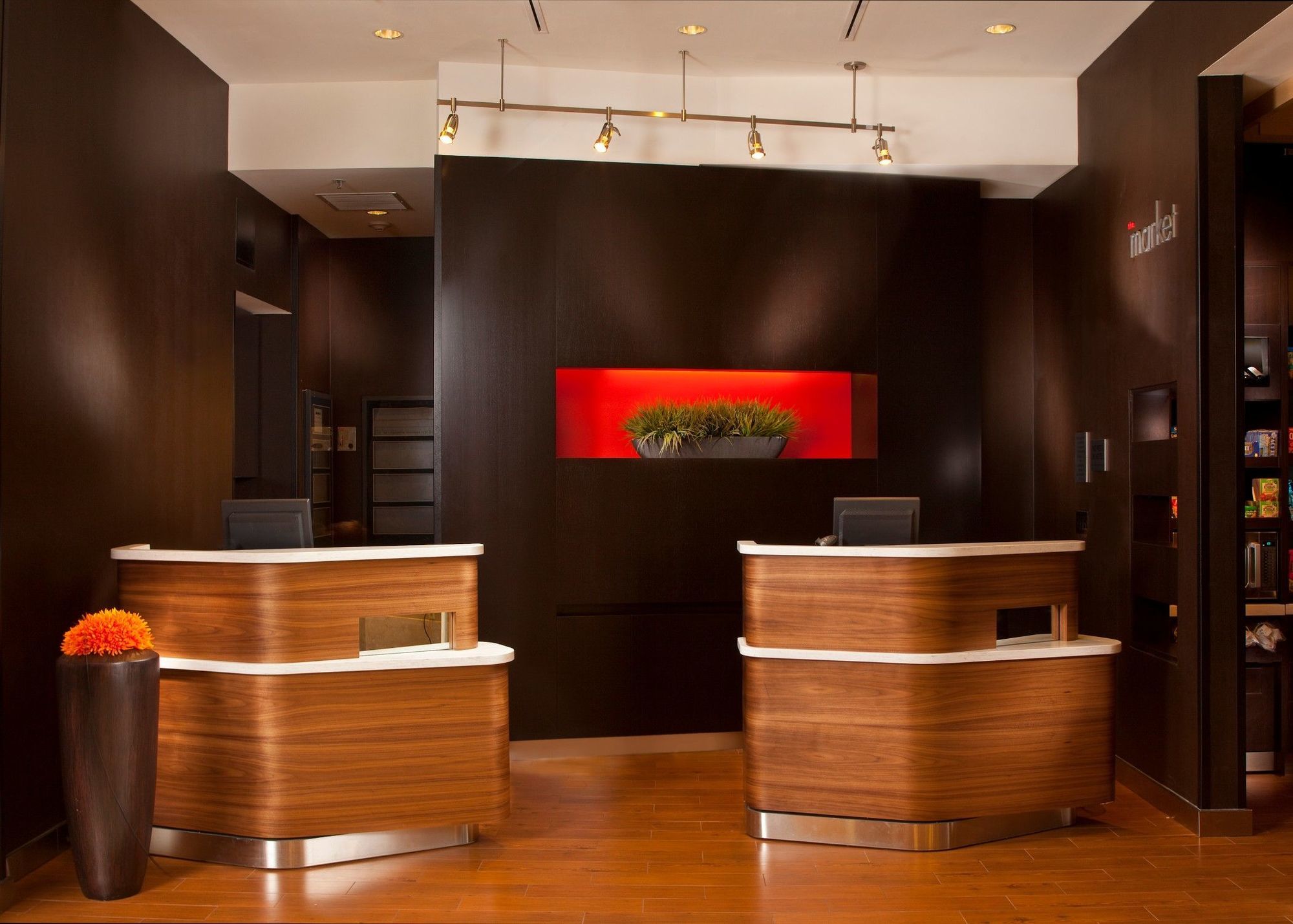 Отель Courtyard By Marriott New Orleans Downtown Near The French Quarter Экстерьер фото